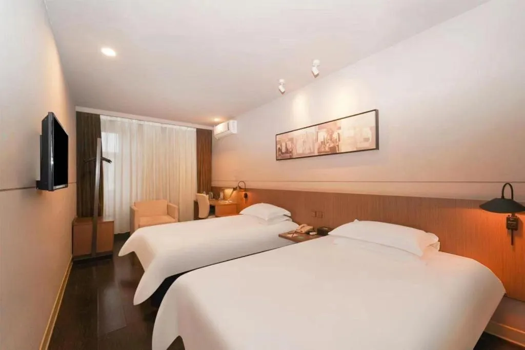 Bed in Jinjiang Inn Select Shanghai International Tourism and Resorts Zone Chuansha Road Subway Station