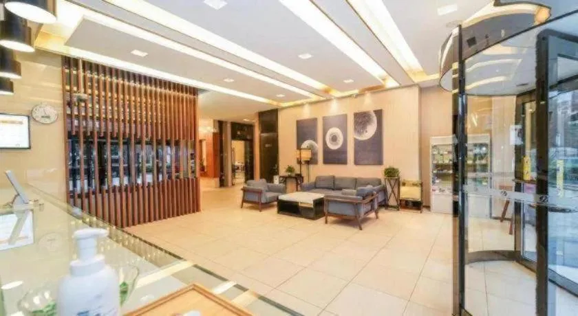 Jinjiang Inn Select Shanghai International Tourism and Resorts Zone Chuansha Road Subway Station