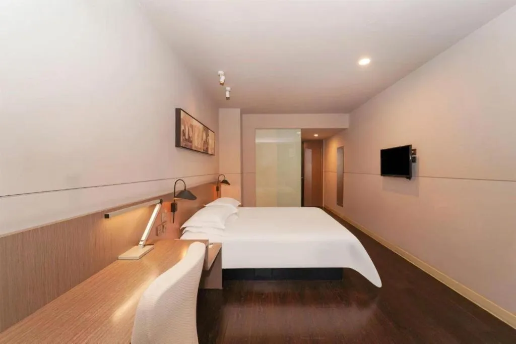 Bed in Jinjiang Inn Select Shanghai International Tourism and Resorts Zone Chuansha Road Subway Station