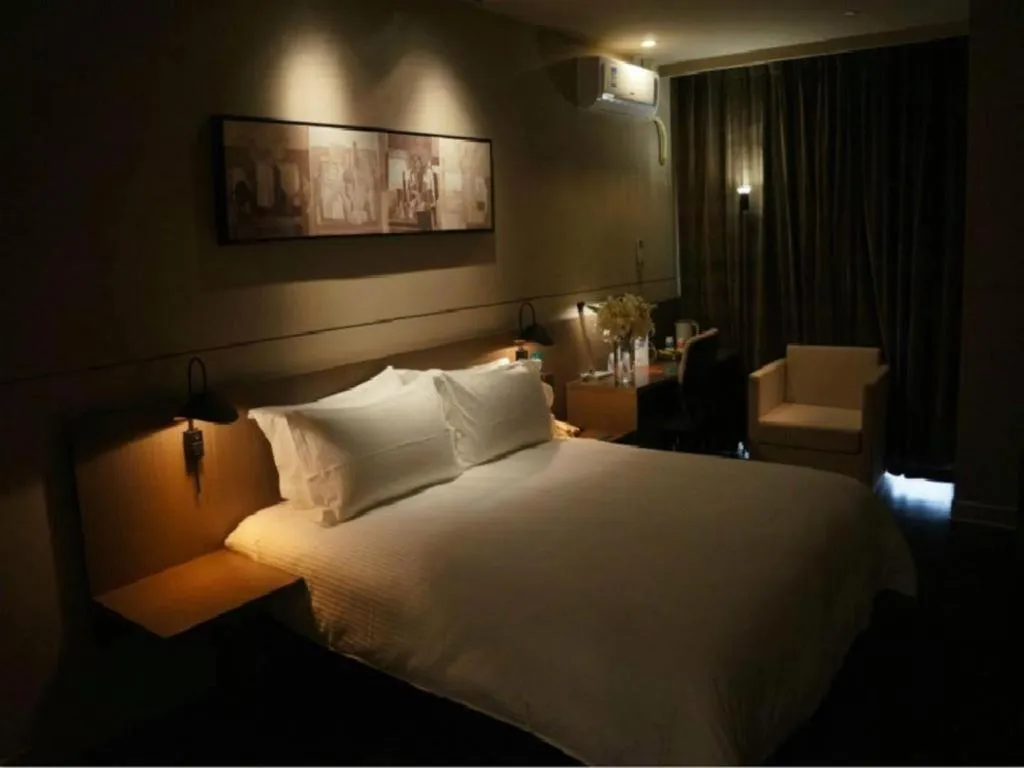 Bed in Jinjiang Inn Select Shanghai International Tourism and Resorts Zone Chuansha Road Subway Station