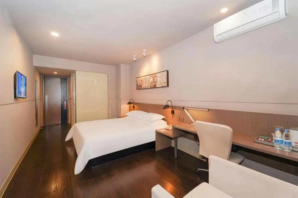 Bed in Jinjiang Inn Select Shanghai International Tourism and Resorts Zone Chuansha Road Subway Station