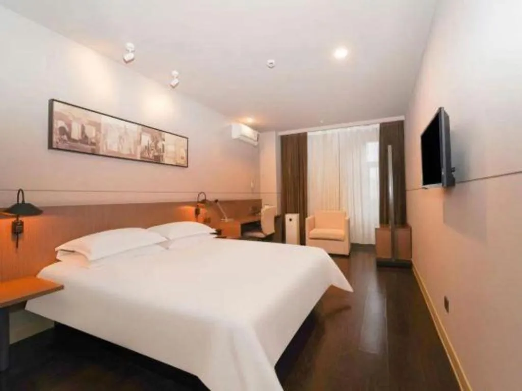 Bed in Jinjiang Inn Select Shanghai International Tourism and Resorts Zone Chuansha Road Subway Station