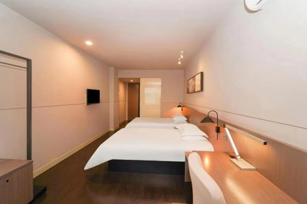 Bed in Jinjiang Inn Select Shanghai International Tourism and Resorts Zone Chuansha Road Subway Station