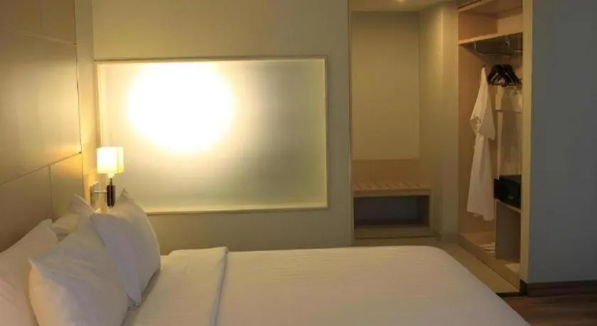 Bed in Horison Hotel Sukabumi