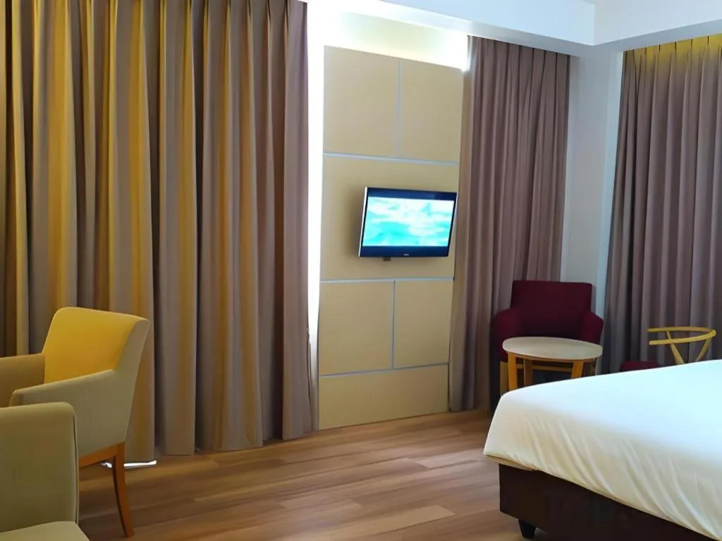 Bed in Horison Hotel Sukabumi