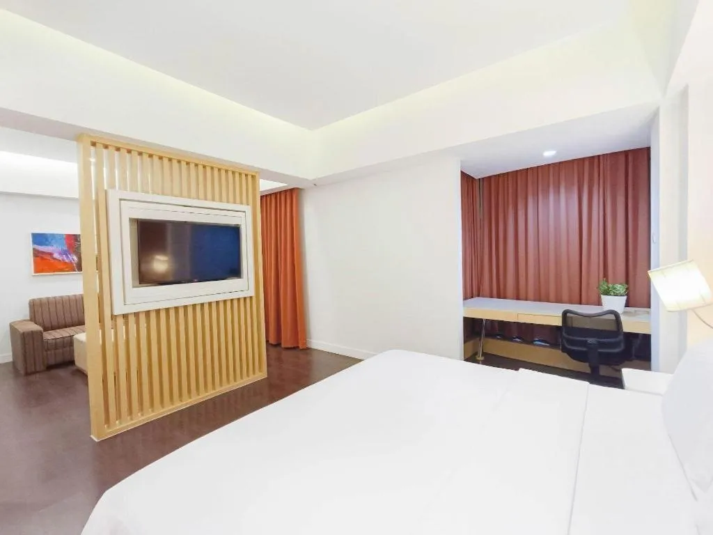 Bed in Brits Hotel Karawang