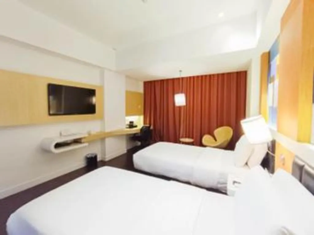Bed in Brits Hotel Karawang