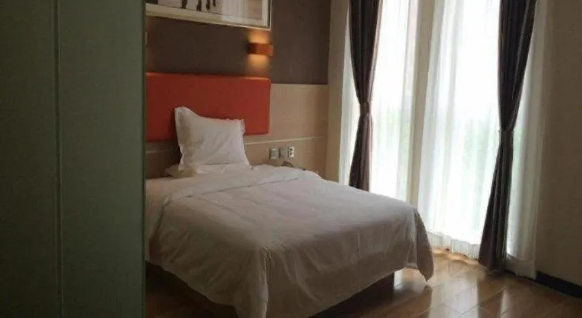 Bed in 7 Days Premium Tangshan Railway Station Jiaotong University