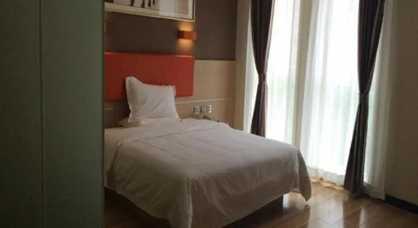 Bed in 7 Days Premium Tangshan Railway Station Jiaotong University