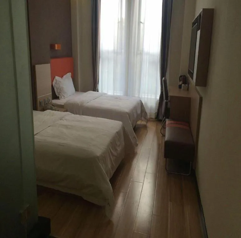 Bed in 7 Days Premium Tangshan Railway Station Jiaotong University