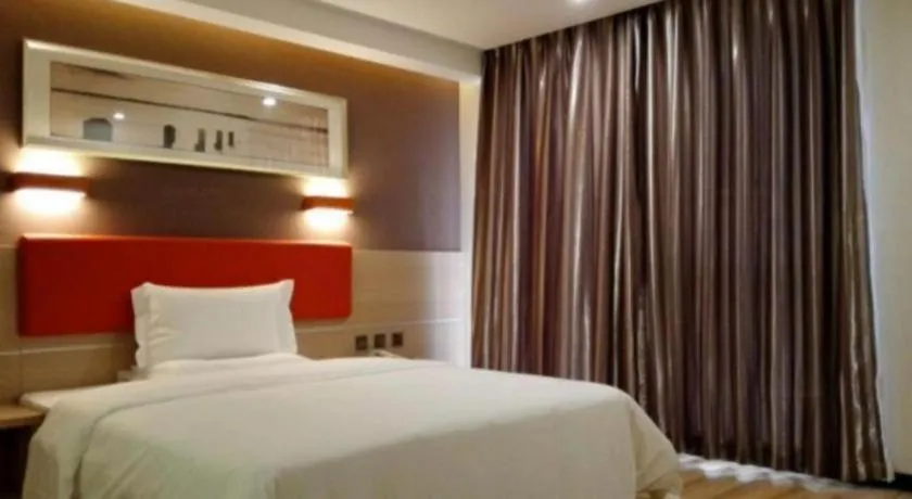 Bed in 7 Days Premium Tangshan Railway Station Jiaotong University