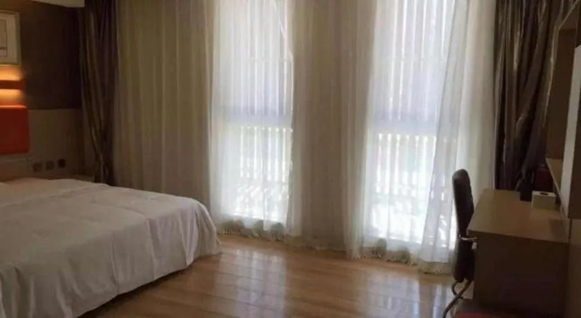 Bed in 7 Days Premium Tangshan Railway Station Jiaotong University