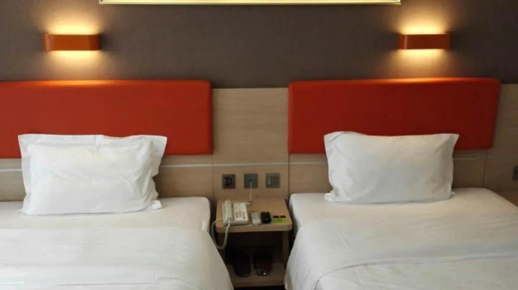 Bed in 7 Days Premium Tangshan Railway Station Jiaotong University