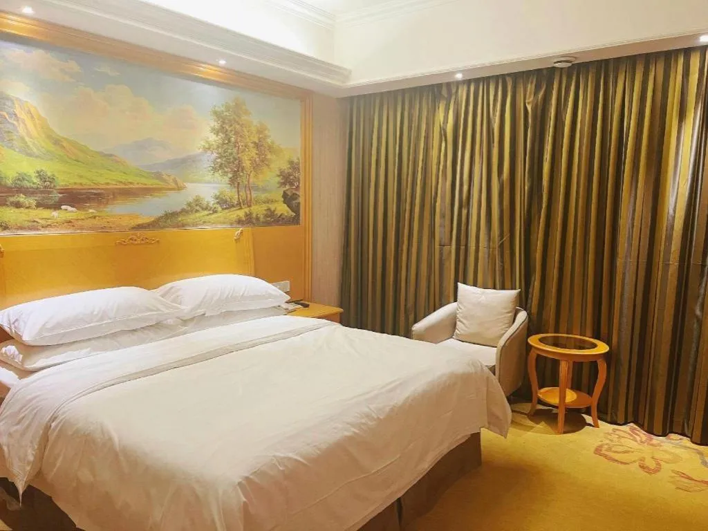 Bed in Vienna Hotel Shanghai Hongqiao Huaxin Road