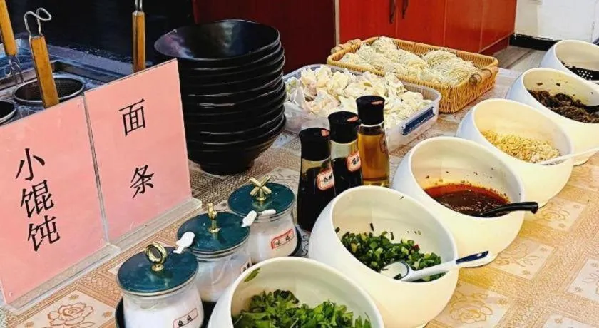 Vienna Hotel Shanghai Hongqiao Huaxin Road