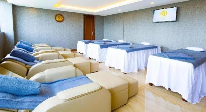 Le Hoang Beach Hotel Danang