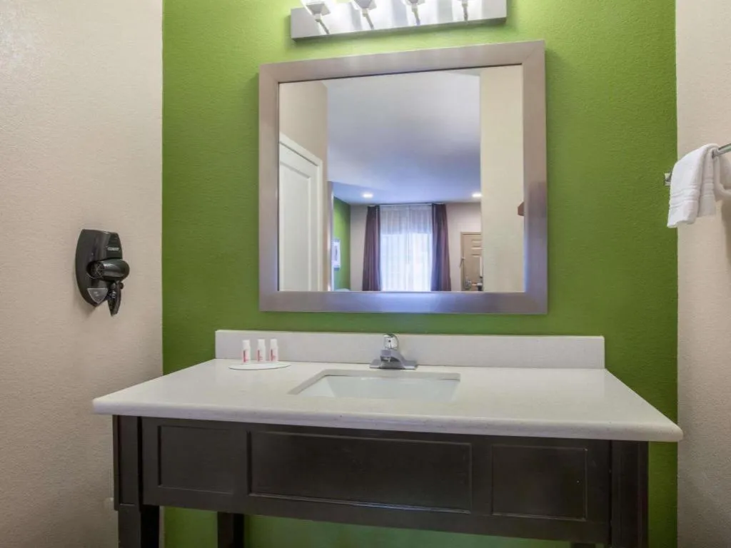 Super 8 By Wyndham Mansfield La