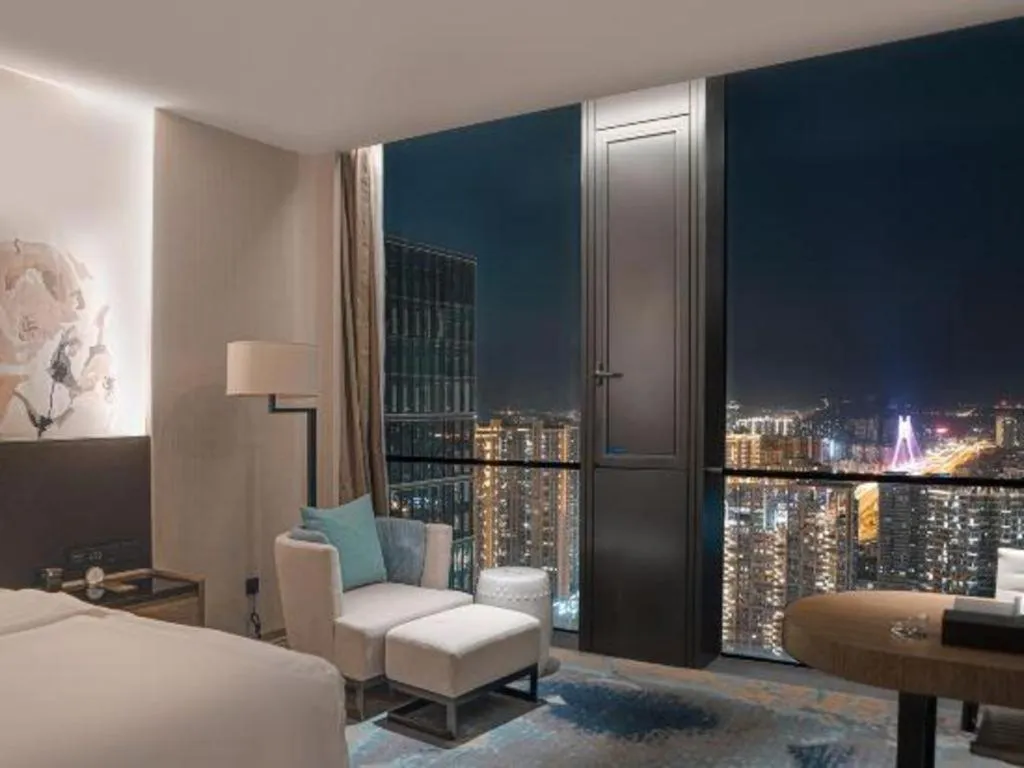 LONGYAN JINGHUA FLIPORT HOTEL