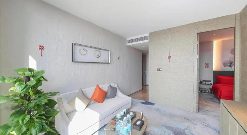 LONGYAN JINGHUA FLIPORT HOTEL