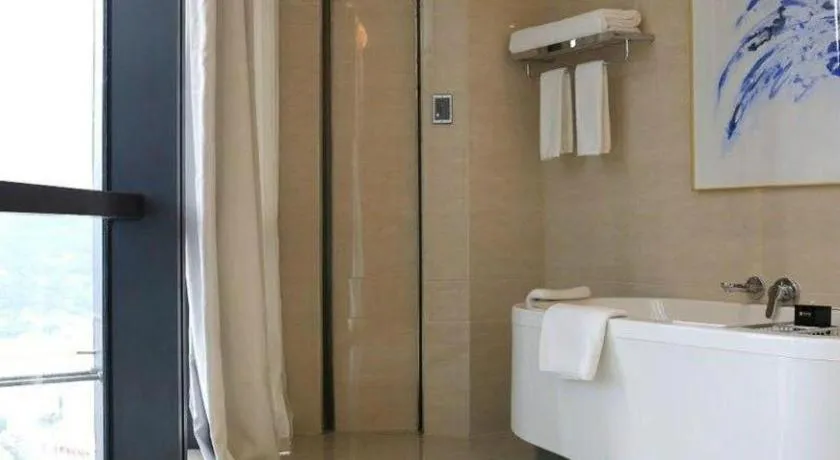 LONGYAN JINGHUA FLIPORT HOTEL