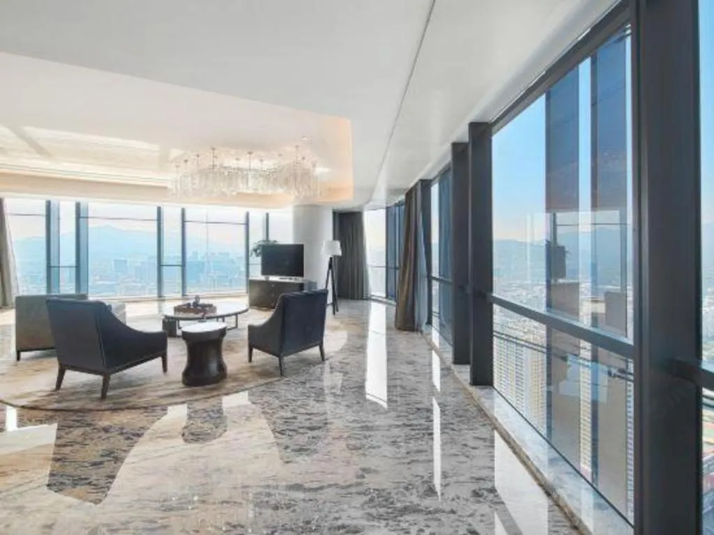 LONGYAN JINGHUA FLIPORT HOTEL