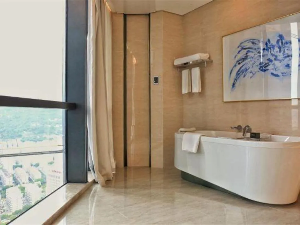 LONGYAN JINGHUA FLIPORT HOTEL