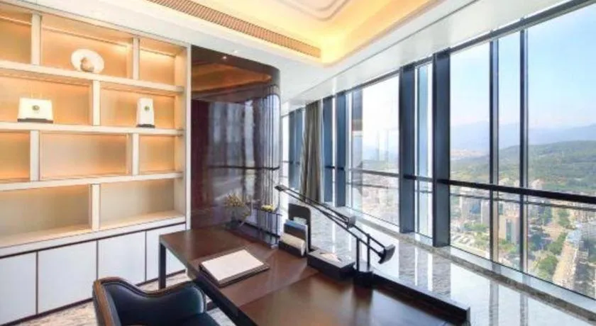 LONGYAN JINGHUA FLIPORT HOTEL