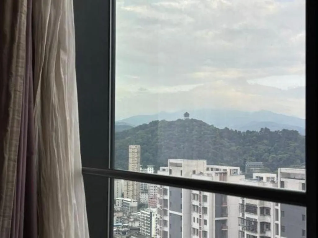 LONGYAN JINGHUA FLIPORT HOTEL