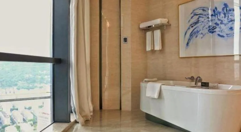 LONGYAN JINGHUA FLIPORT HOTEL