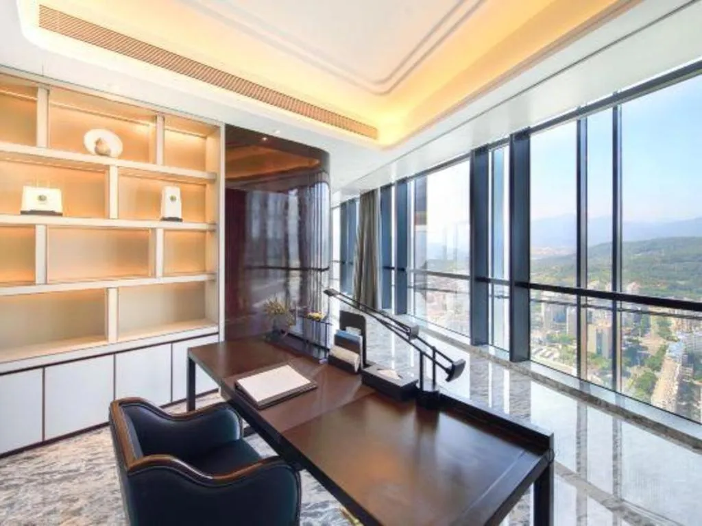 LONGYAN JINGHUA FLIPORT HOTEL