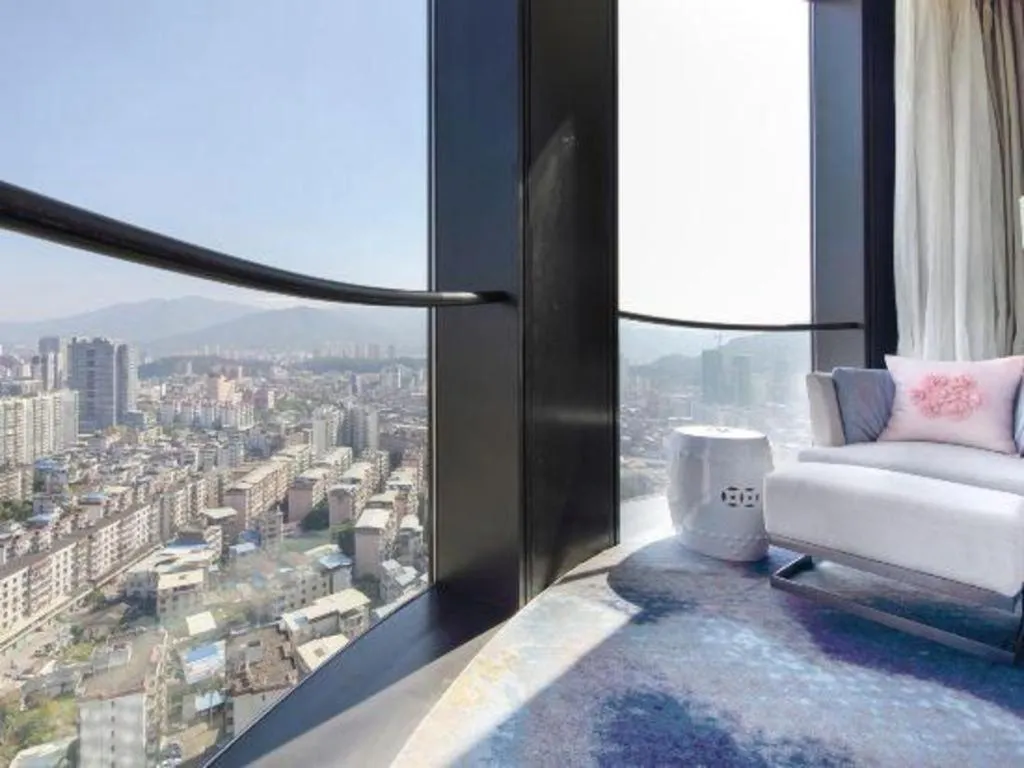 LONGYAN JINGHUA FLIPORT HOTEL