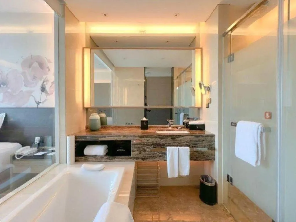 LONGYAN JINGHUA FLIPORT HOTEL