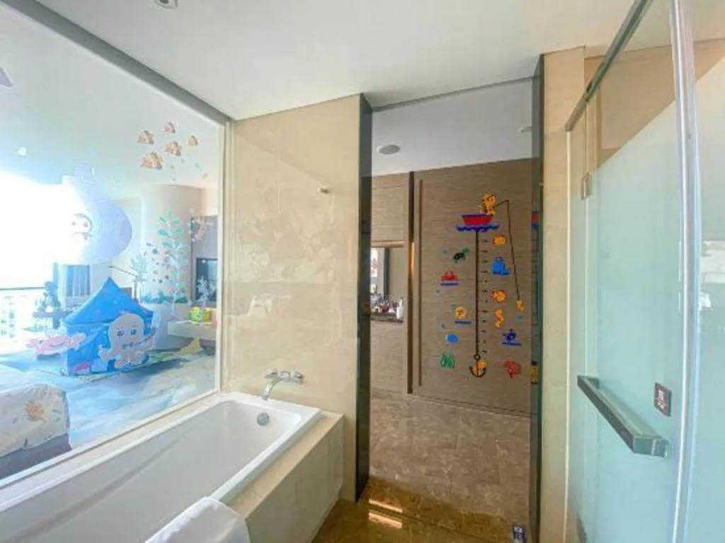 LONGYAN JINGHUA FLIPORT HOTEL