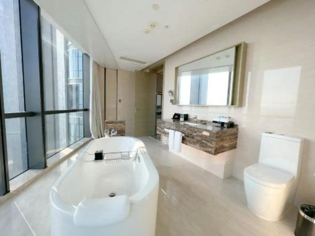 LONGYAN JINGHUA FLIPORT HOTEL