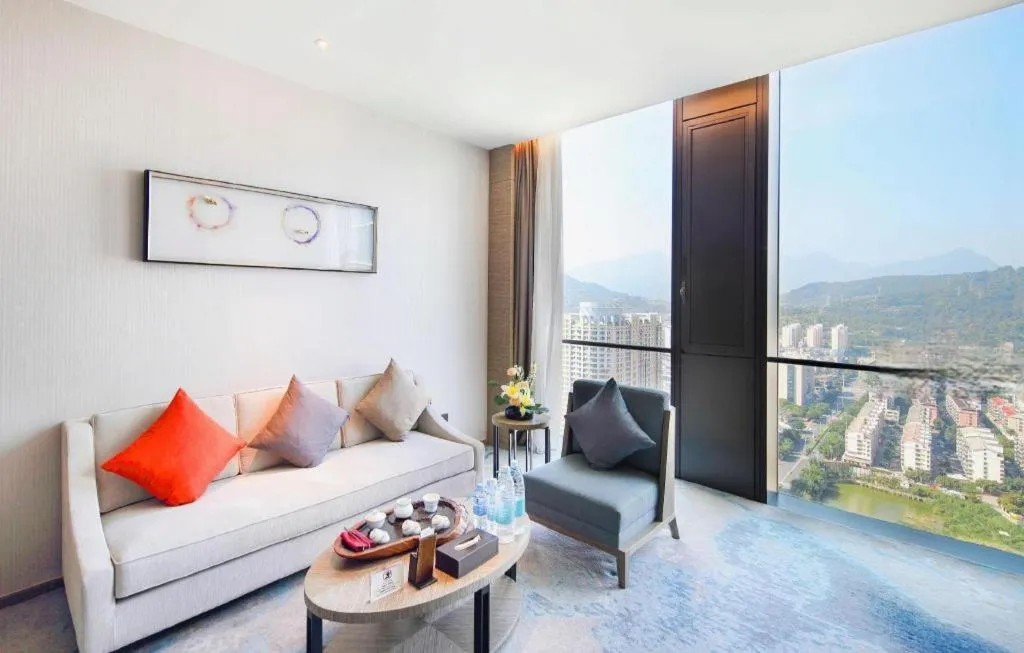 LONGYAN JINGHUA FLIPORT HOTEL