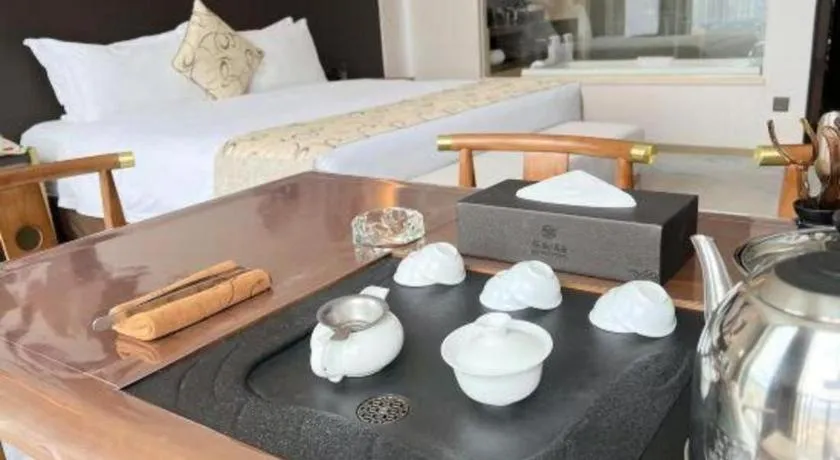 LONGYAN JINGHUA FLIPORT HOTEL