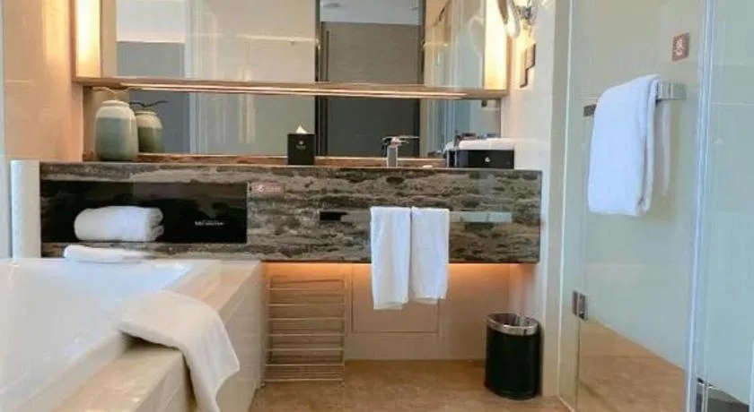 LONGYAN JINGHUA FLIPORT HOTEL