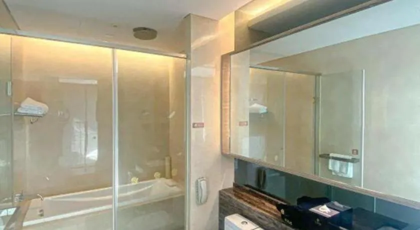 LONGYAN JINGHUA FLIPORT HOTEL