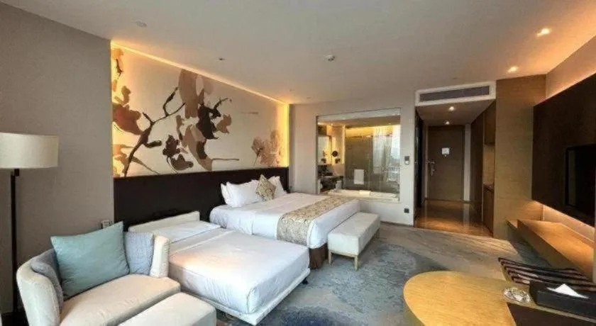 LONGYAN JINGHUA FLIPORT HOTEL