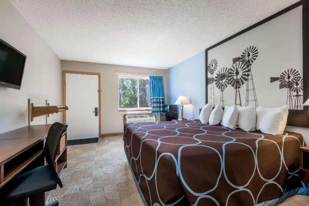 Bed in Super 8 By Wyndham Beloit