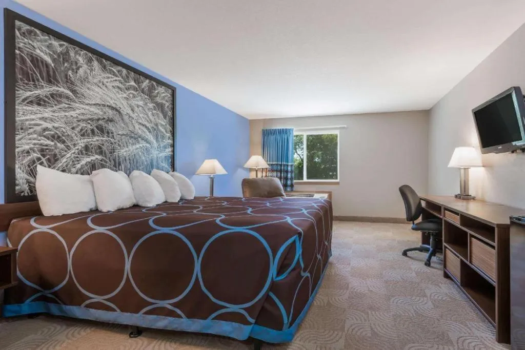 Bed in Super 8 By Wyndham Beloit