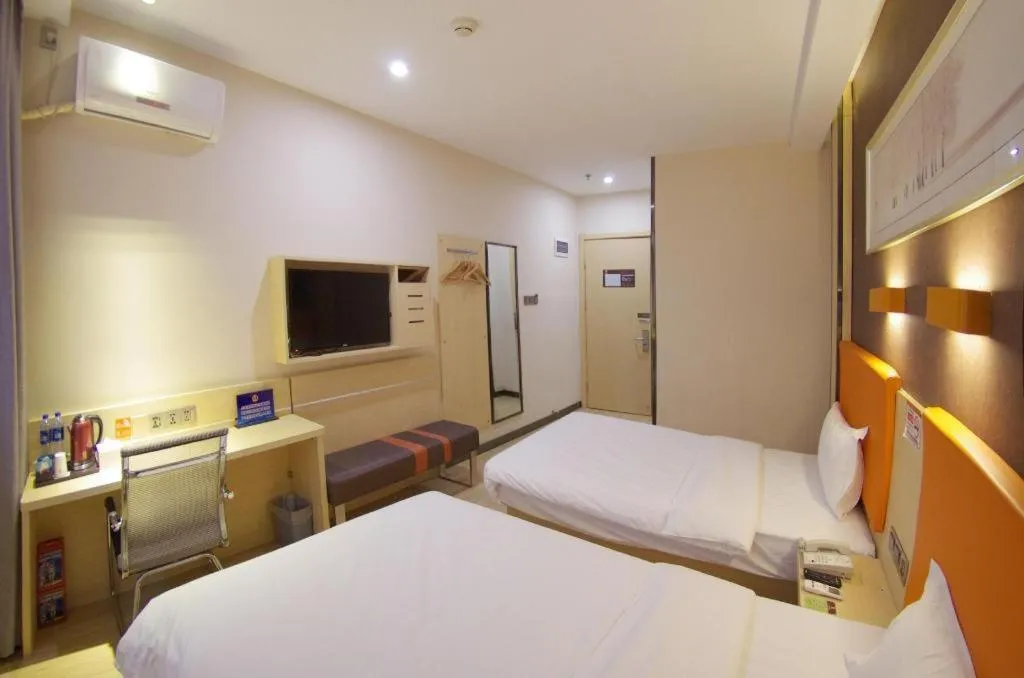Bed in 7Days Premium Beijing Xidan Lingjing Hutong Metro Station Branch