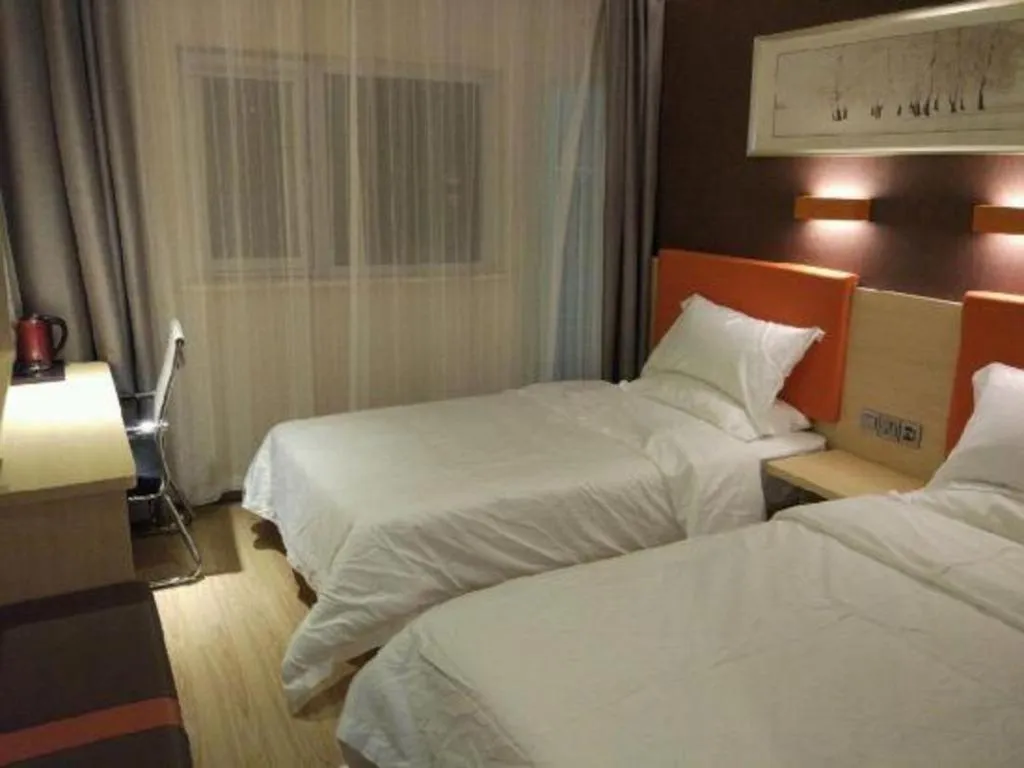 Bed in 7Days Premium Beijing Xidan Lingjing Hutong Metro Station Branch