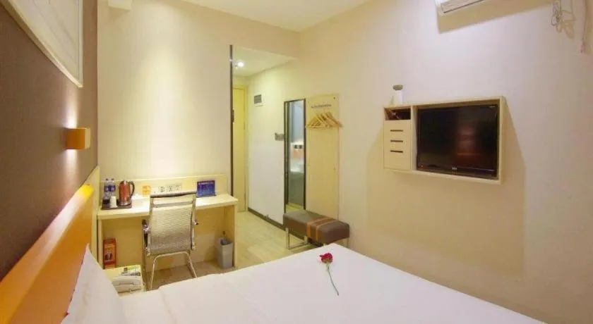 Bed in 7Days Premium Beijing Xidan Lingjing Hutong Metro Station Branch