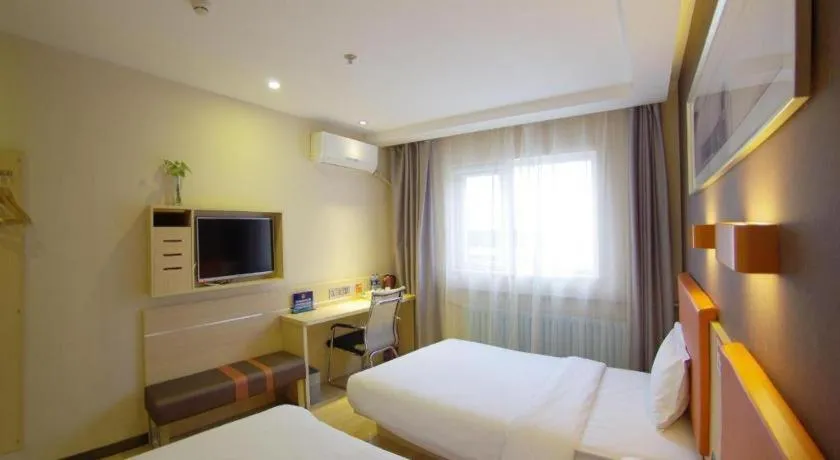 Bed in 7Days Premium Beijing Xidan Lingjing Hutong Metro Station Branch