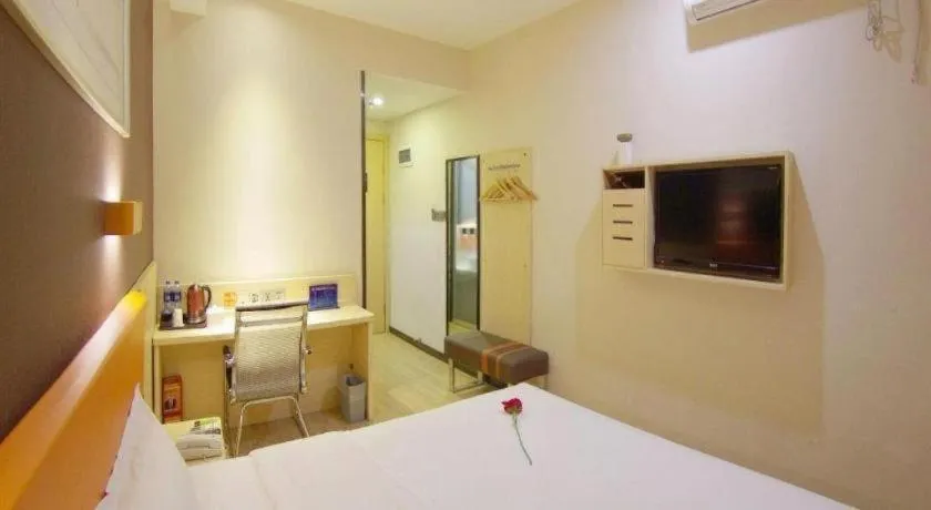 Bed in 7Days Premium Beijing Xidan Lingjing Hutong Metro Station Branch