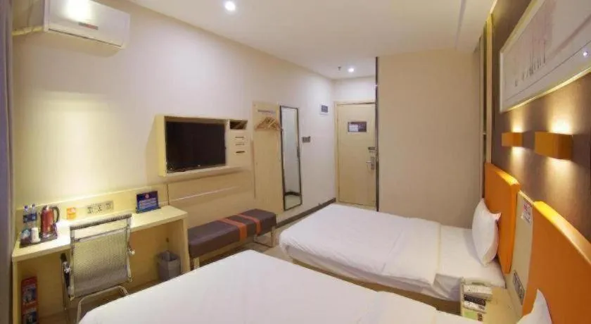 Bed in 7Days Premium Beijing Xidan Lingjing Hutong Metro Station Branch