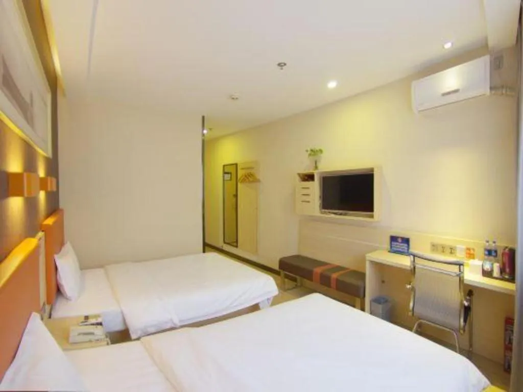Bed in 7Days Premium Beijing Xidan Lingjing Hutong Metro Station Branch