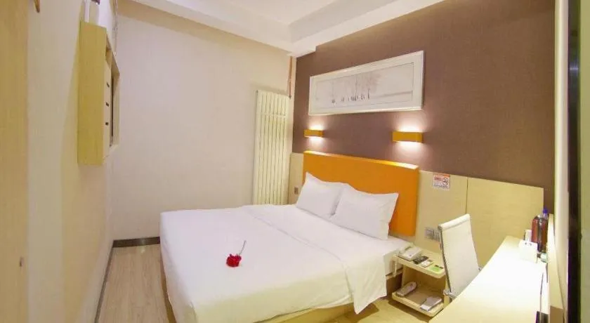 Bed in 7Days Premium Beijing Xidan Lingjing Hutong Metro Station Branch