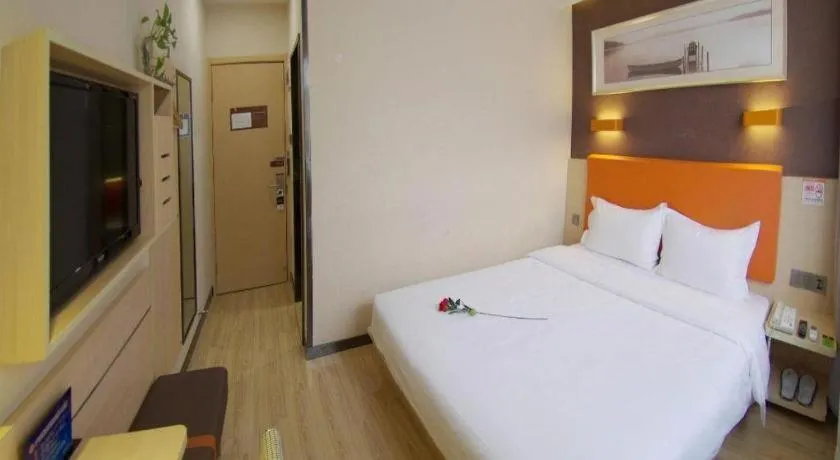 Bed in 7Days Premium Beijing Xidan Lingjing Hutong Metro Station Branch